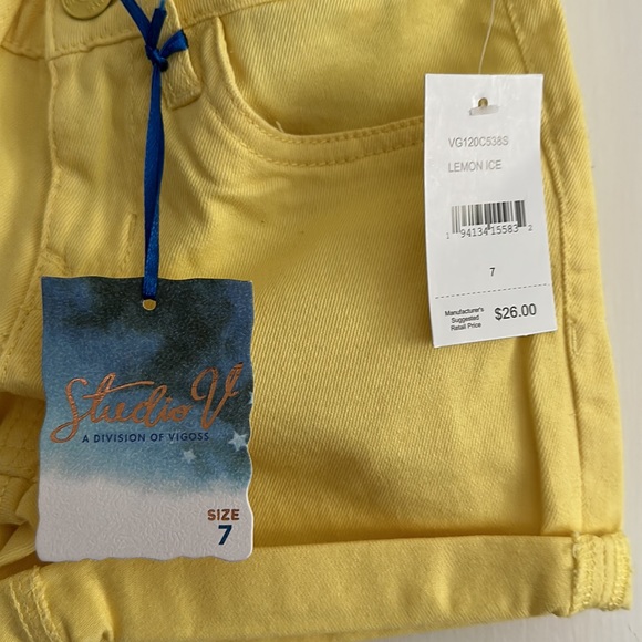 NWT Studio V Denim Shorts - Picture 5 of 5